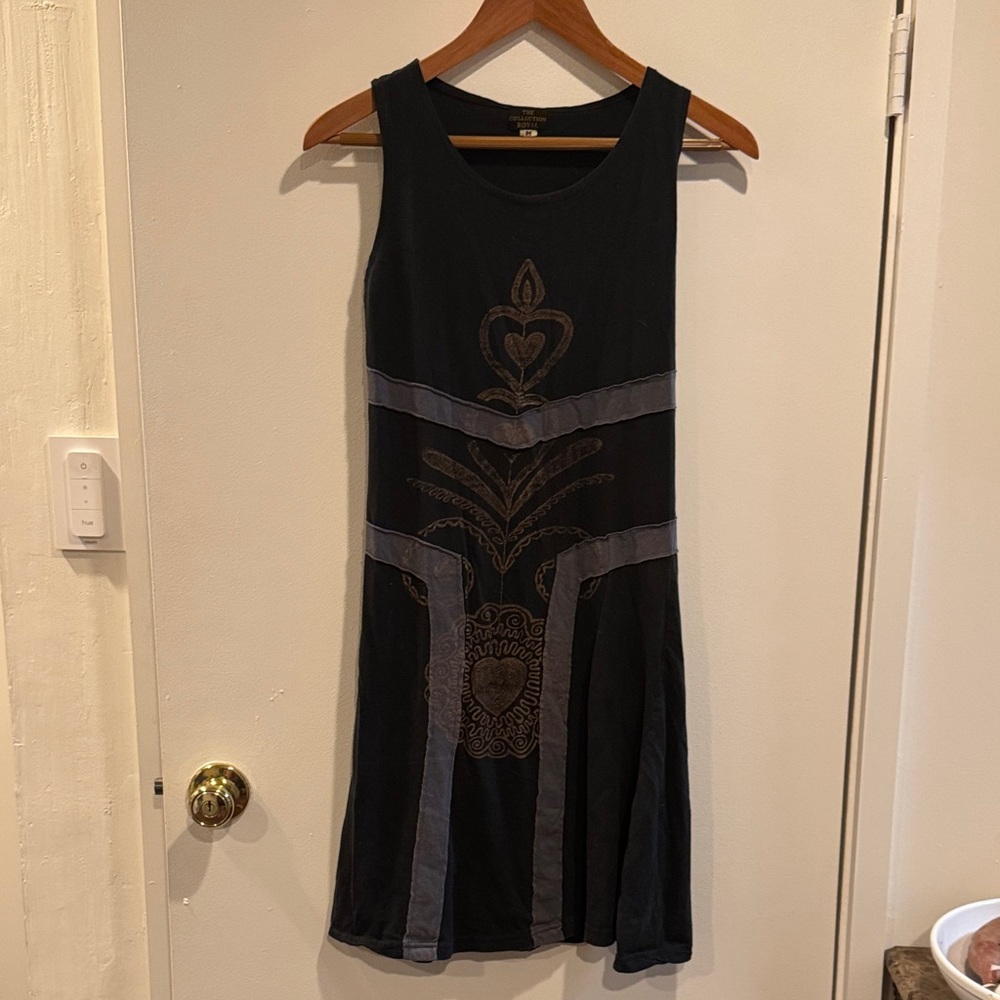 Chic Black and Gray Sleeveless Midi Dress